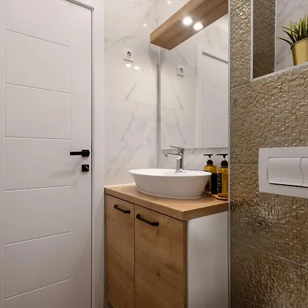 Imperial Residences East غييكا