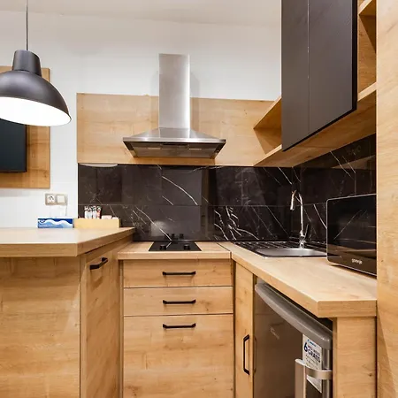 Imperial Residences East شقة *