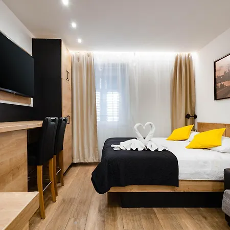 Imperial Residences East غييكا