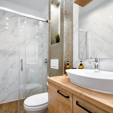 Imperial Residences East شقة