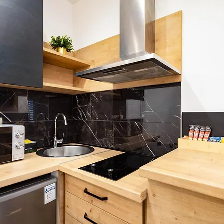 Imperial Residences East شقة *