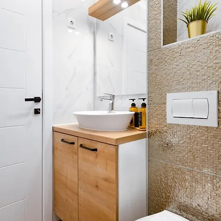 Imperial Residences East غييكا