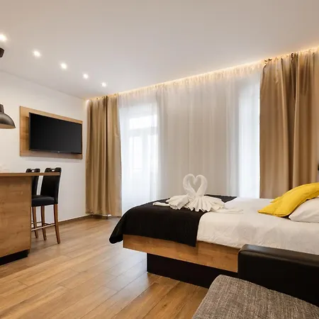 Imperial Residences East * Fiume